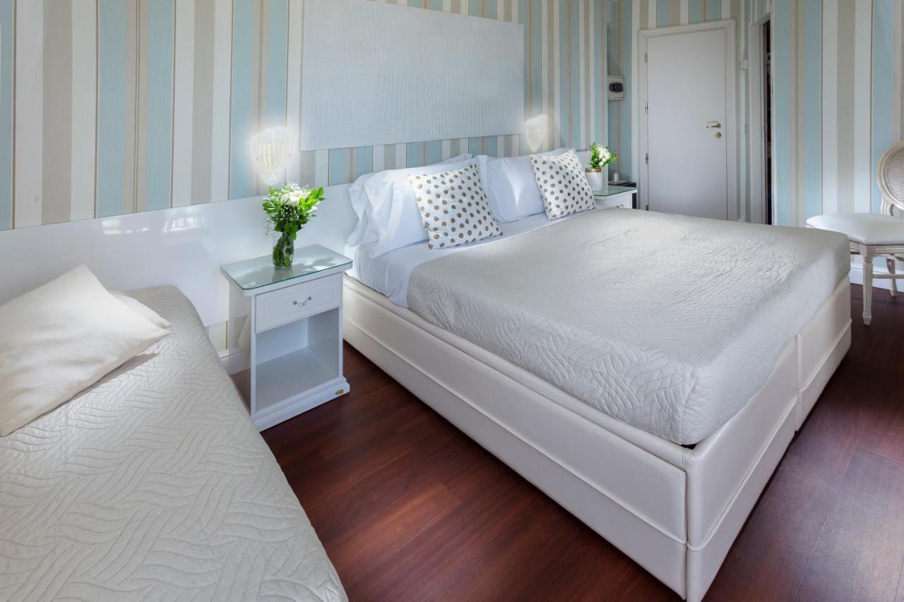 Admiral - On The Beach Hotel Riccione