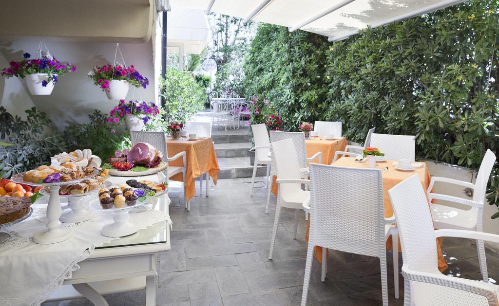 Admiral - On The Hotel Riccione